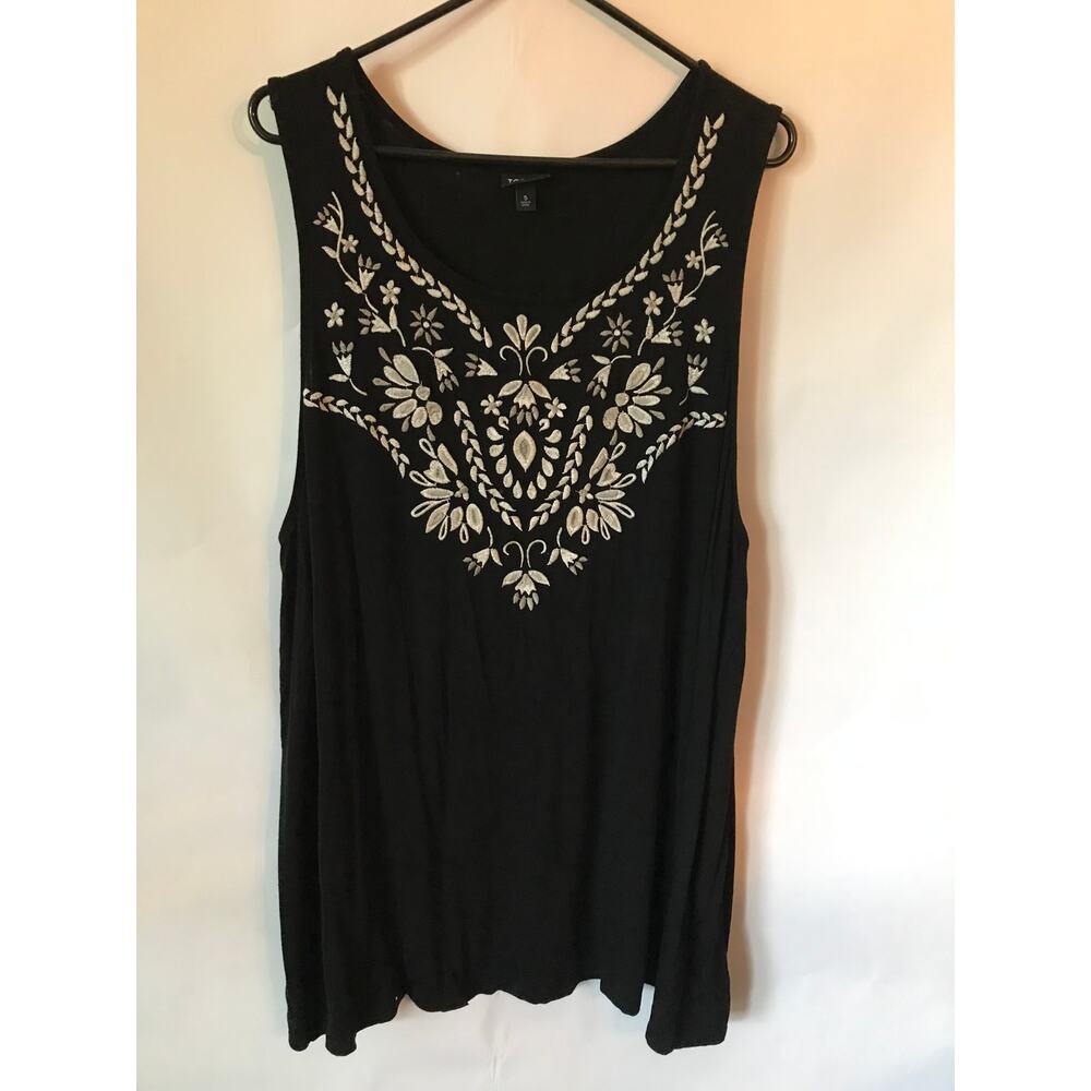 Torrid Blouse Womens Size 5 Embroidery Boho Black and White Sleeveless Summer